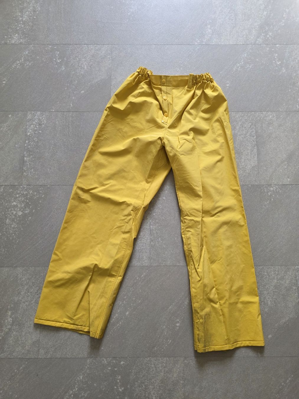 Pantaloni: Regenhose Gr. XL – Usato da Winznau venduto da soli9