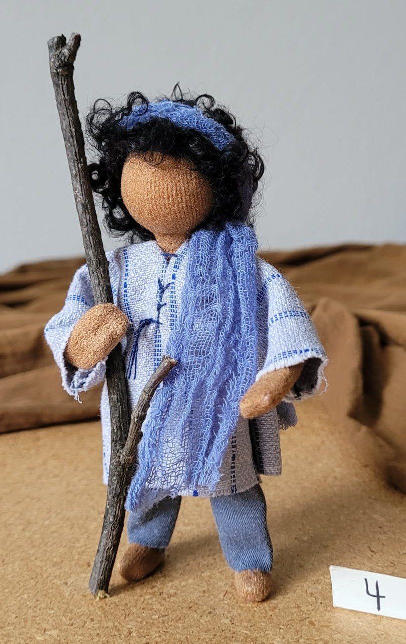 Figuren: Schwarzenberger Krippenfiguren Kind mit Steckli 13cm N4 – Neu (gemäss Beschreibung) aus Abtwil SG von Roebi250