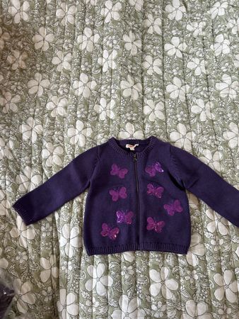 Strickjacke Du Pareil au Meme lila Schmetterlinge 86 cm