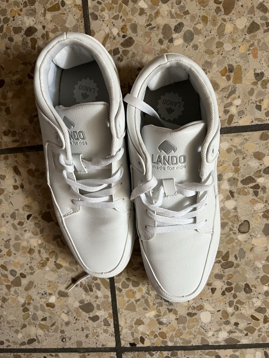 Scarpe da uomo: Weisse Lando Sneaker Gr. 45/12 – Usato da Bad Zurzach venduto da Heugumper7 1