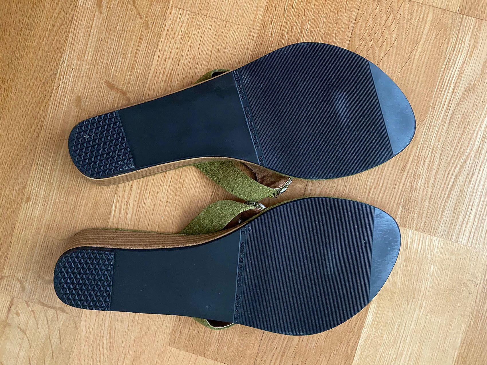 Flipper: Edle Flip-Flops in Leder, handbestickt, Gr. 37 – Nuovo e nell'imballaggio originale da Zürich venduto da BrHal 4