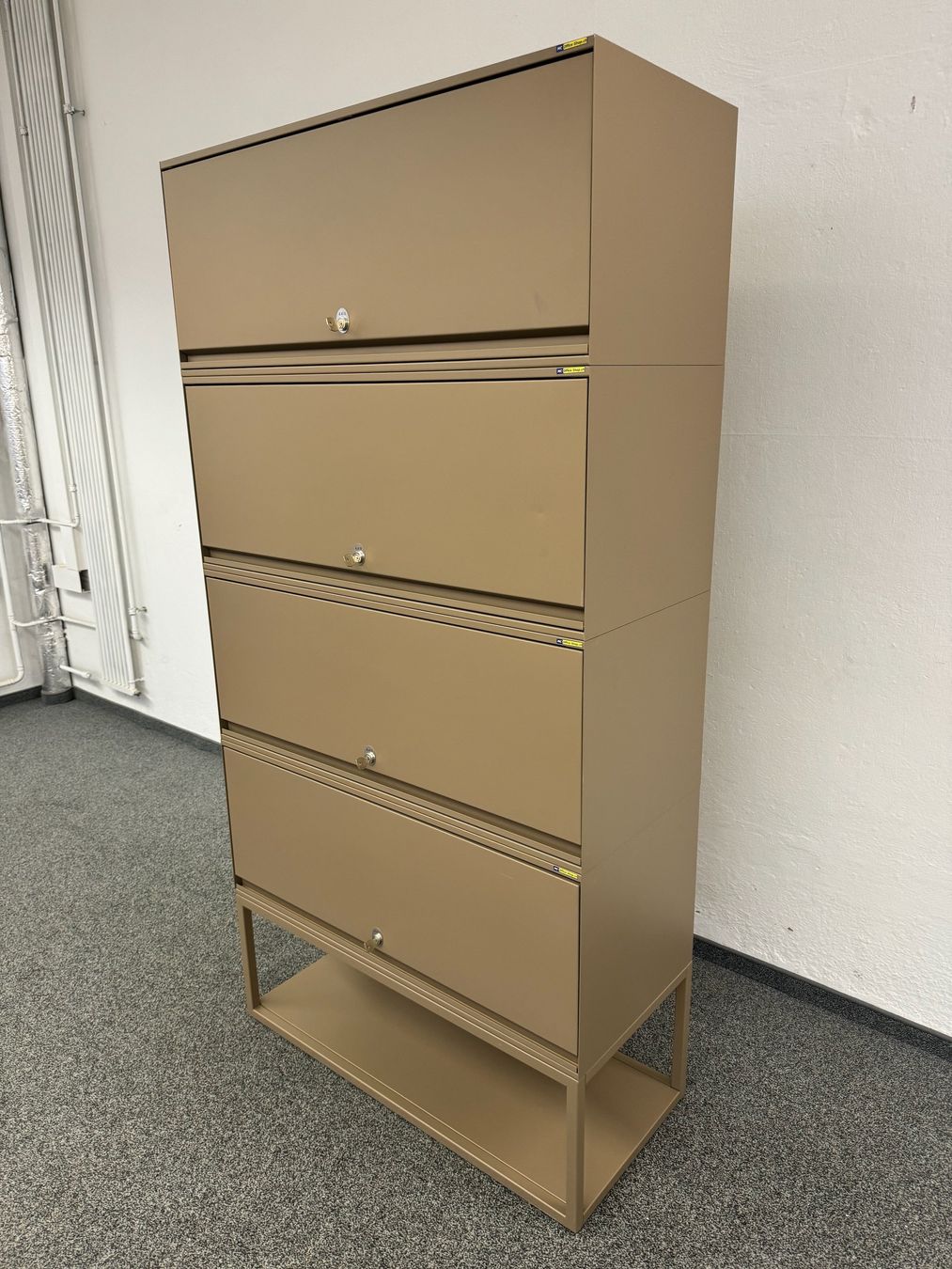 Lista Armoires: Lista Office LO Locker mit 4 Fächern mit Schlüssel – D'occasion à Schönenwerd par mcofficeshop 3