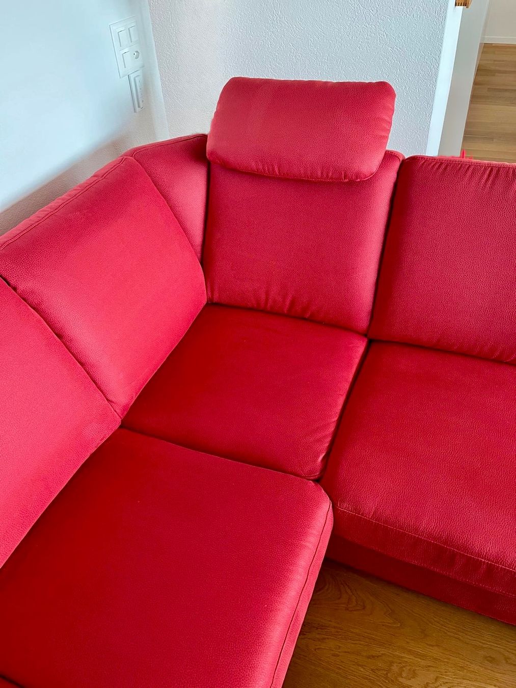Sofas: Rotes Ecksofa mit Stauraum – D'occasion à Meilen par Malerin64 3