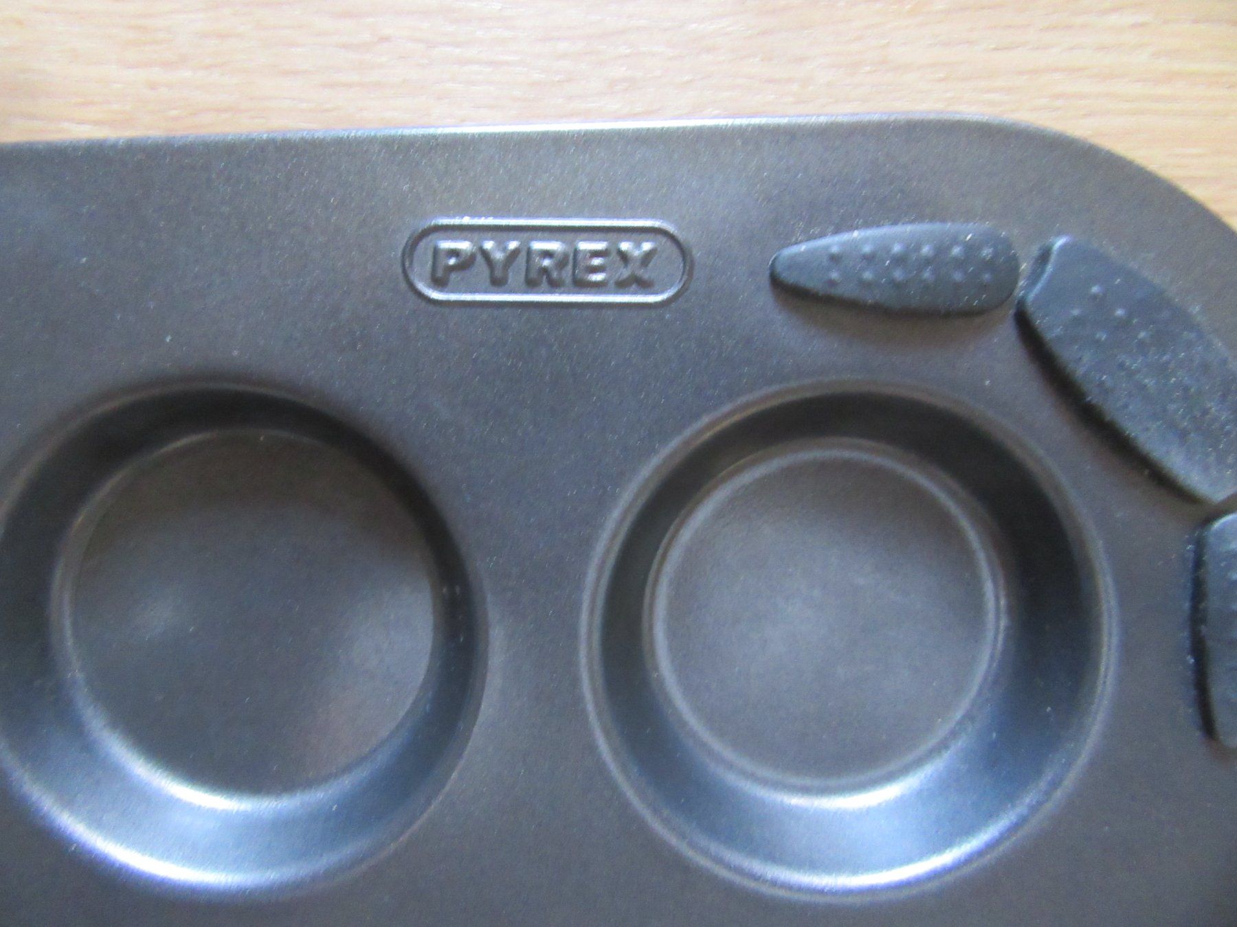 Pyrex Backformen: Moule à muffins Muffin Backblech – Gebraucht aus Porrentruy von Jvallat 3