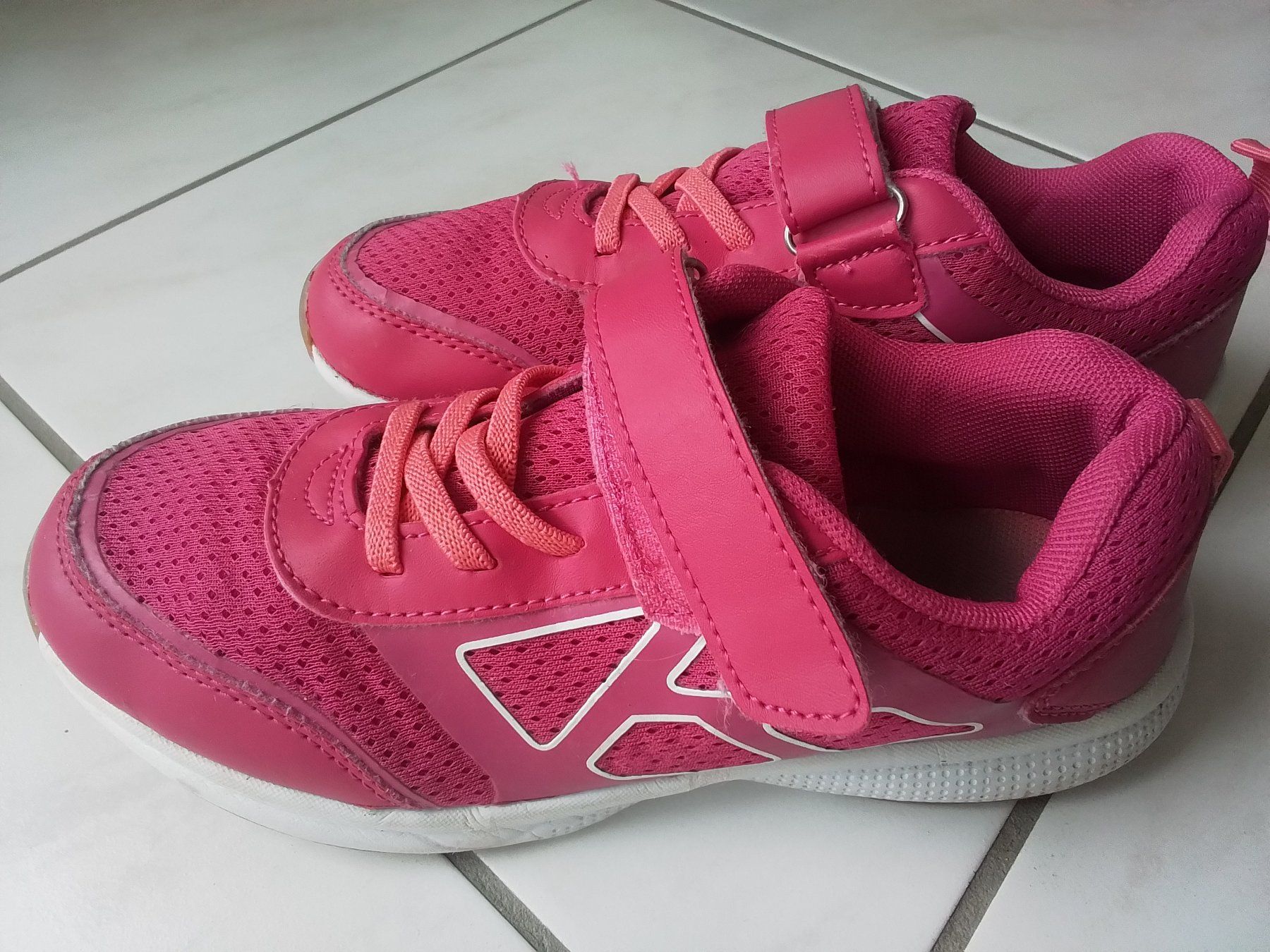 Scarpe per ragazze: Turnschuhe Gr.35 – Usato da Heimberg venduto da sunny1970