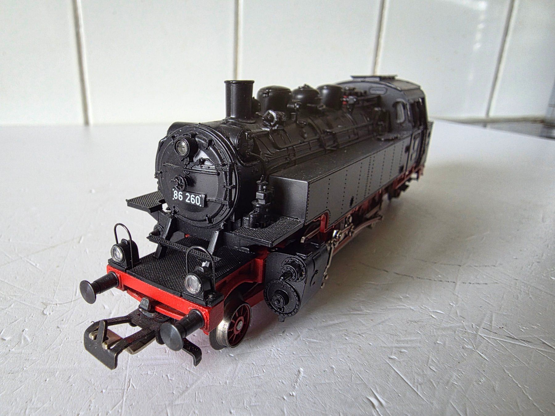 Märklin Modellini di ferrovie: Tenderlok DB, BR 86, Lok-Nr. 86 260 – Usato da Seuzach venduto da Loeckeli01