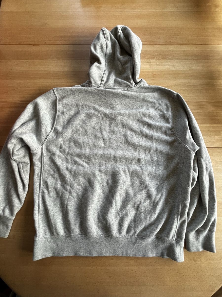 Nike Maglioni & Felpe: Nike Hoodie Gr.  L – Usato da Kirchdorf BE venduto da Noa_ 1