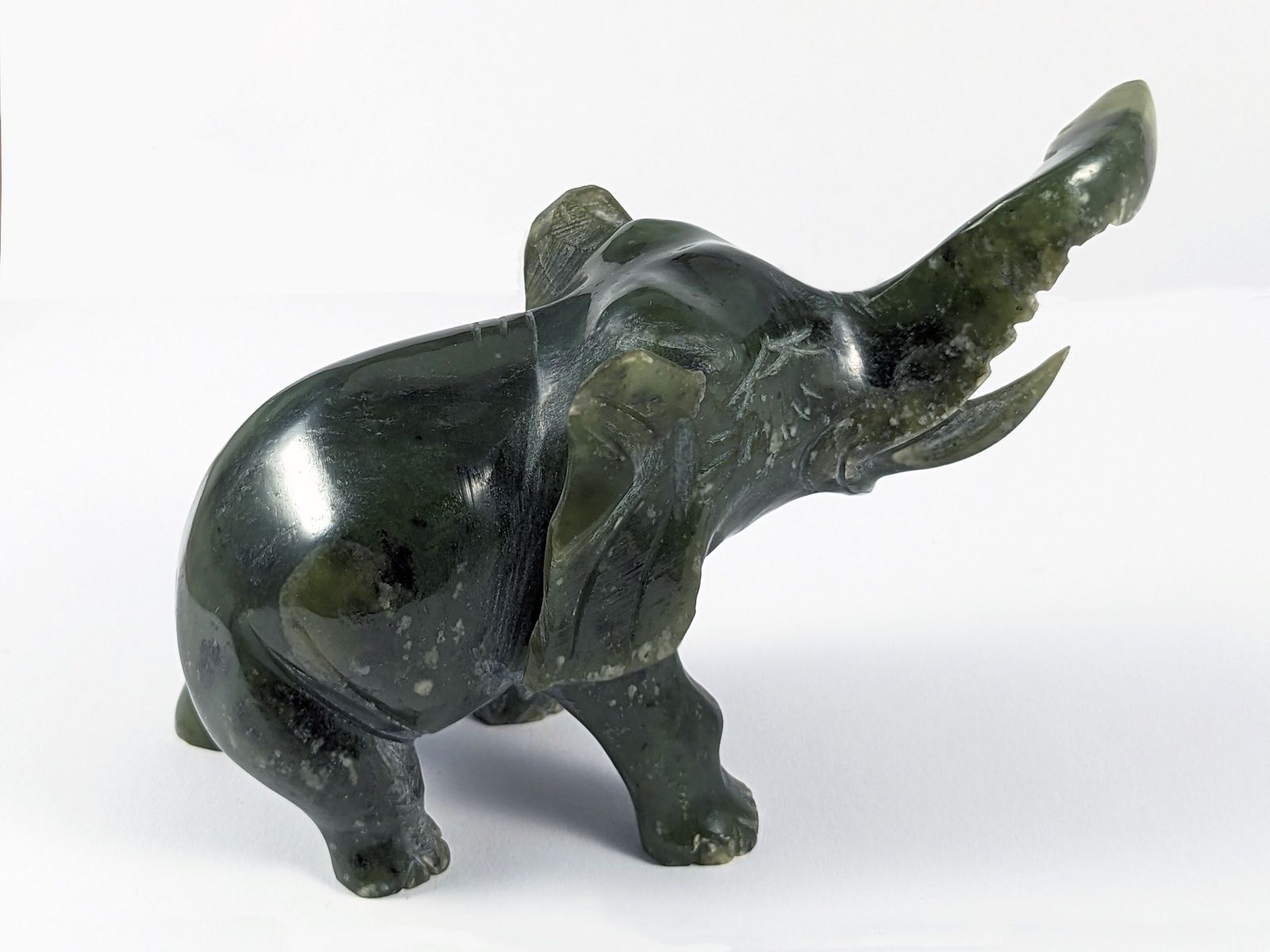 Minerali & Pietre curative: Jade Elefant 11cm, 185 Gramm – Nuovo e nell'imballaggio originale da Meilen venduto da StoneGarden 1