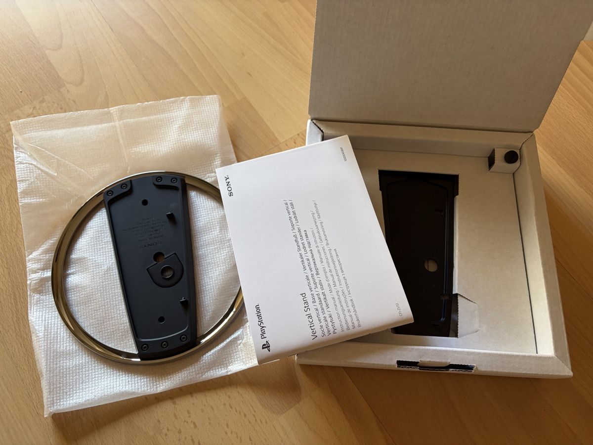 Sony Konsolen: PS5 PlayStation 5 Vertikaler Standfuss – Neu und originalverpackt aus Zuchwil von DarkMan_198536 2