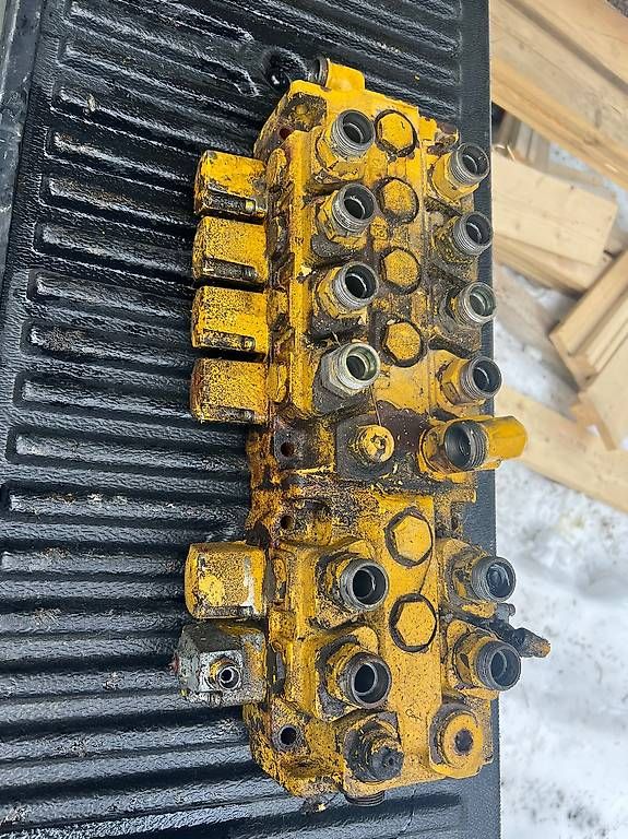 Tutti gli attrezzi: Ventilblock von Menzi Muck 5000 – Usato da Matten(St.Stephan) venduto da Banino19 2