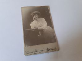 SCHWIIZER JUGEND DAZUMAL - JEUNE FEMME - LAUSANNE