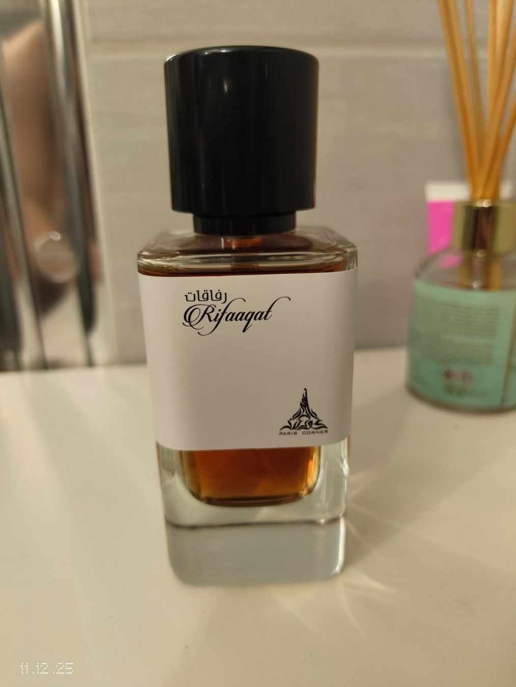 Profumi & Eau de Toilette: Rifaaqat - Paris Corner / 2 ml – Usato da Granges VS venduto da ortestep