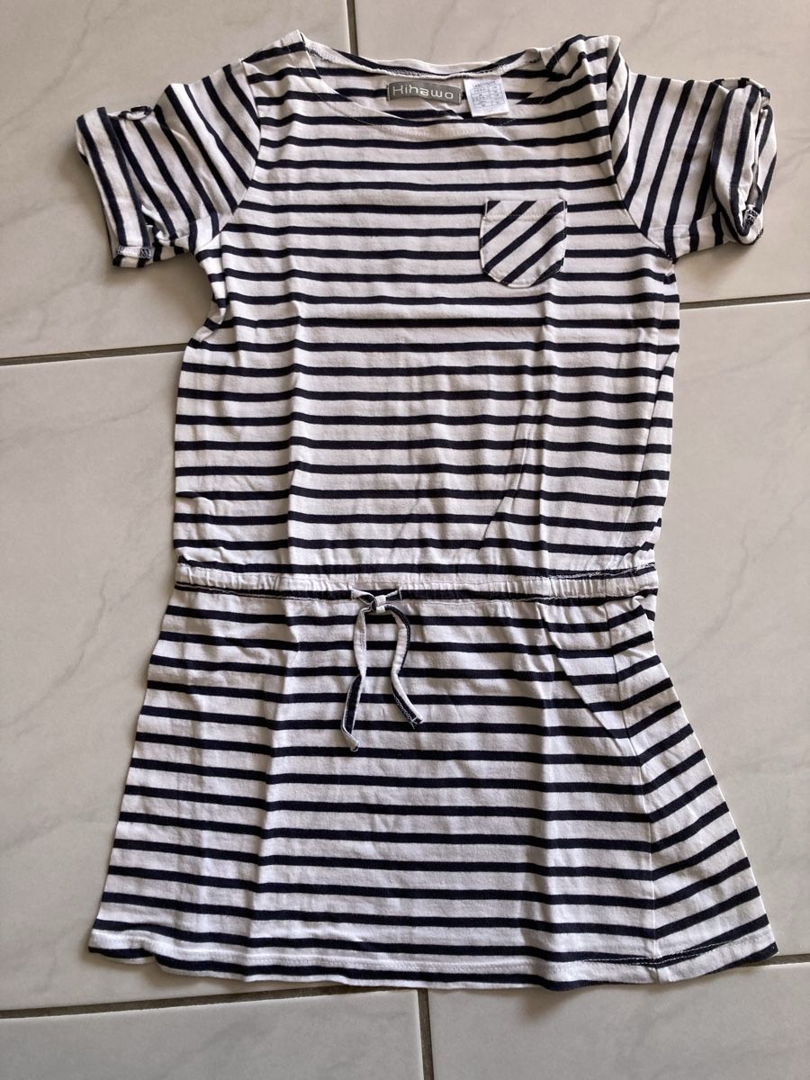 Vestiti & Gonne: Robe T.128 – Usato da La Chaux-de-Fonds venduto da katica74