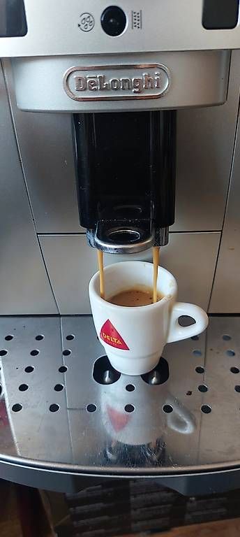 De'Longhi Kaffeemaschinen & Espressomaschinen: Splendide machine à café delonghi ecam 22.210SB . – Gebraucht aus Rolle von mro_5nyk 1