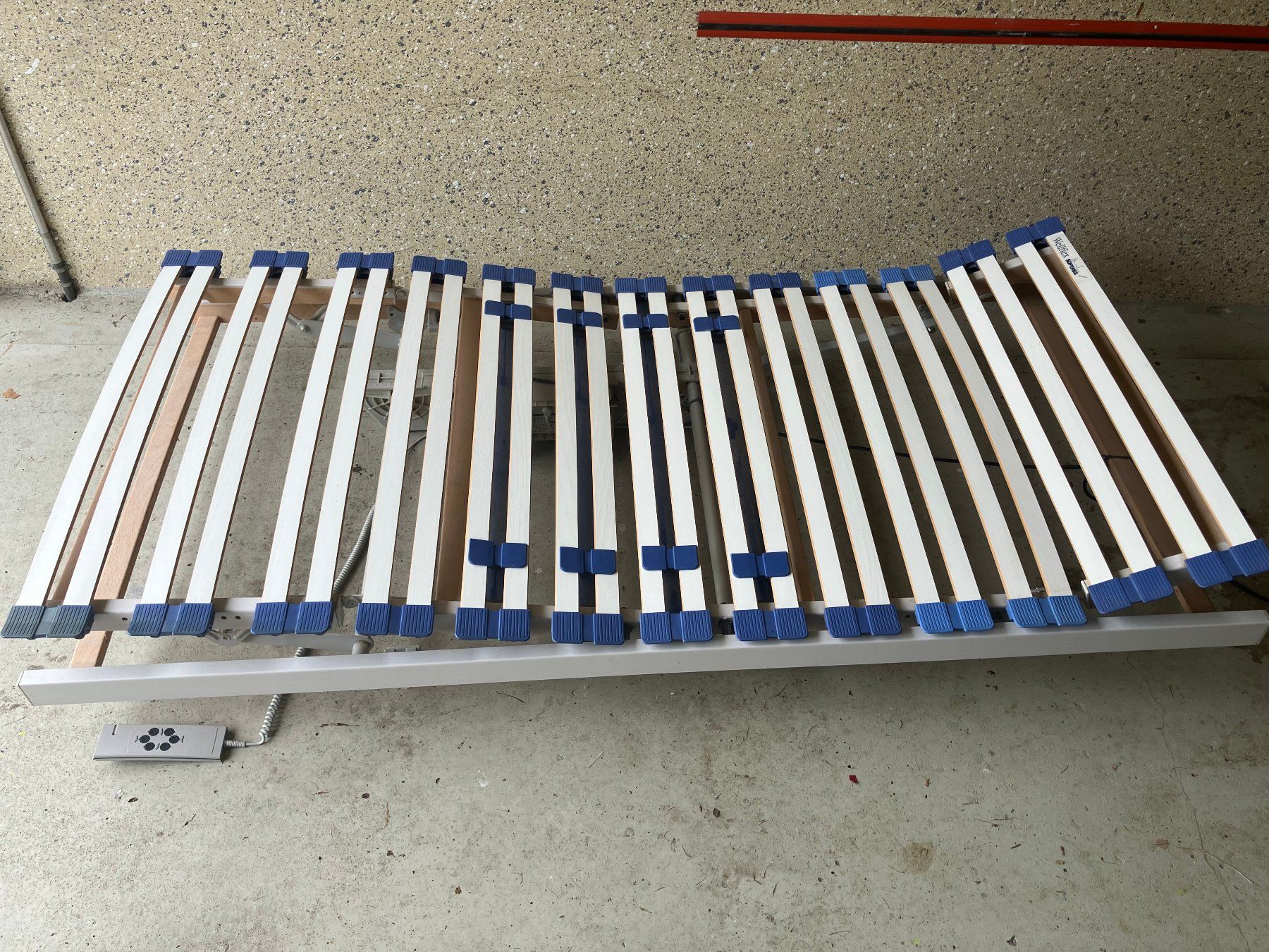 Lattenroste: Sommier électrique Wellflex Suberba – Gebraucht aus Cheseaux-Noréaz von Rivoli2067 2