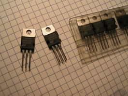 10 Stk. Linearregler L7815ABV