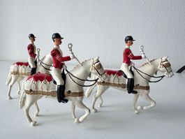 Britains - 3 Stk. Liberty Horses mit Zirkusreitern, Metall