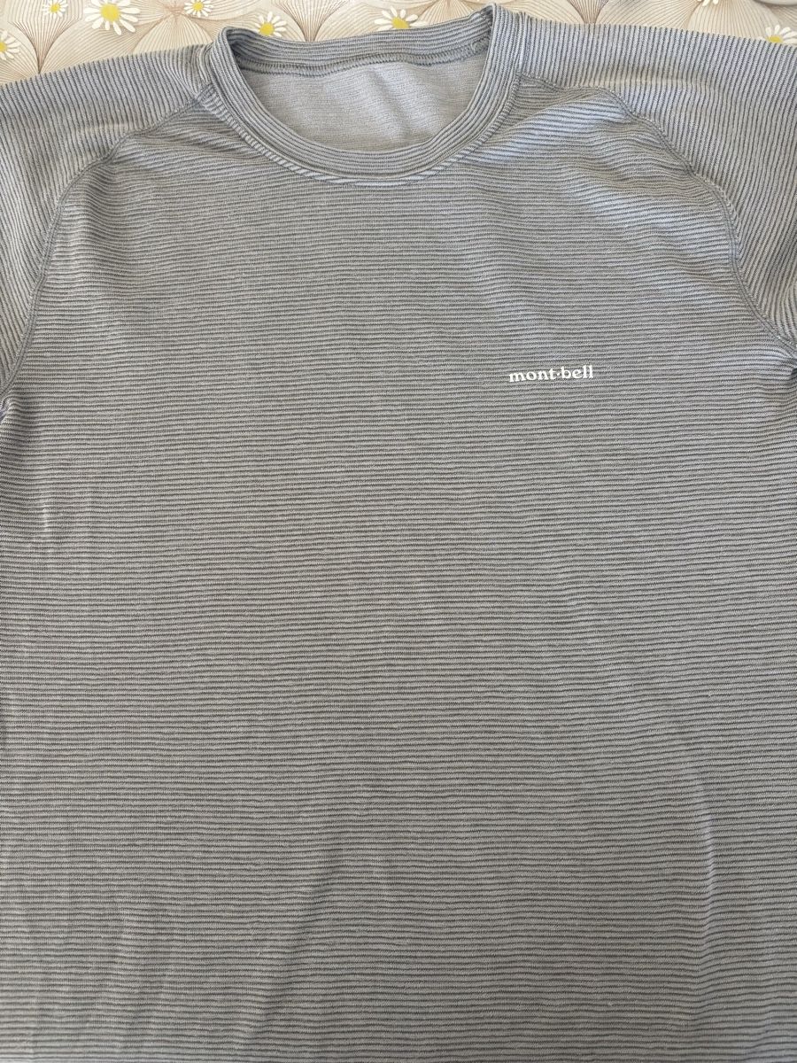 T-shirt: Pull  – Nuovo (secondo la descrizione) da Monthey venduto da mon_sgm8