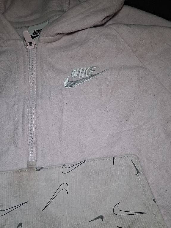Pullover & Sweatshirts: Sweat enfant taille L rose saumon – Gebraucht aus Grand-Lancy von con_vny8