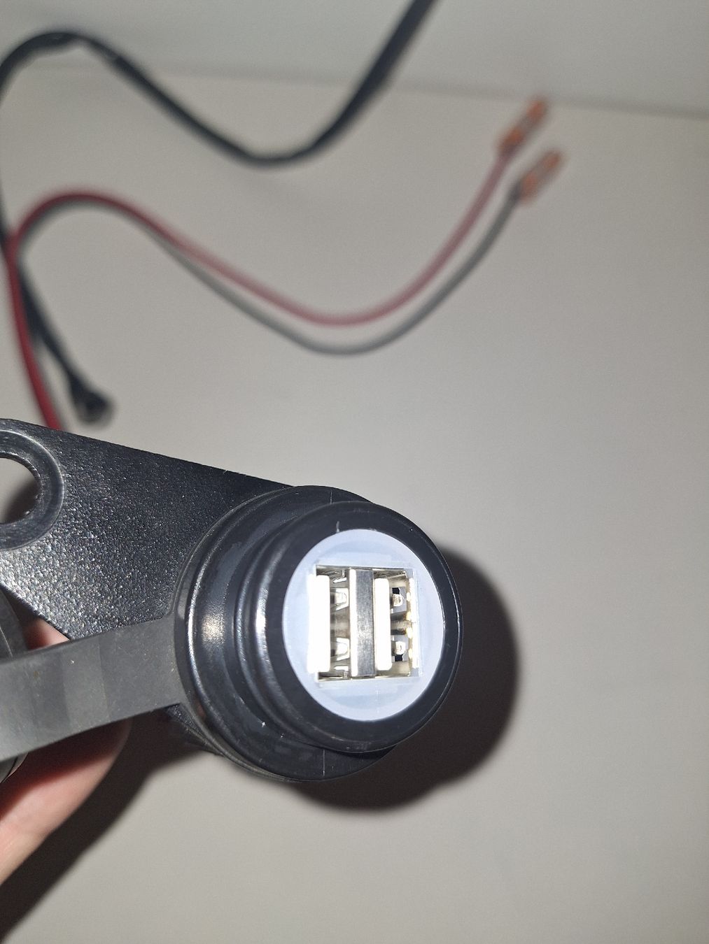 Spine: 12V steckdose für Motorräder – Usato da Fislisbach venduto da captn_mah 2