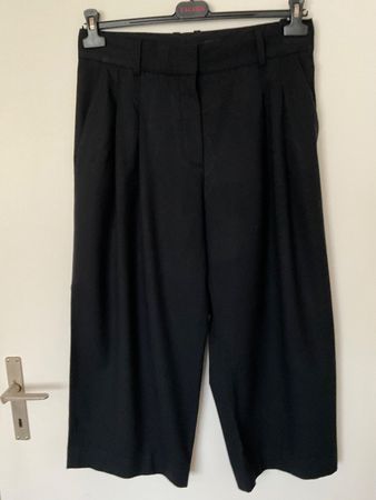 COS Wolle Hose Gr 38 schwarz mit Elasthan, mit Taschen