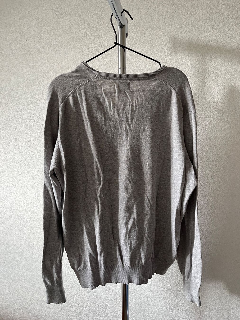 Maglioni & Felpe: Strickpullover mit V-Ausschnitt – Usato da Zürich venduto da flelisa 1