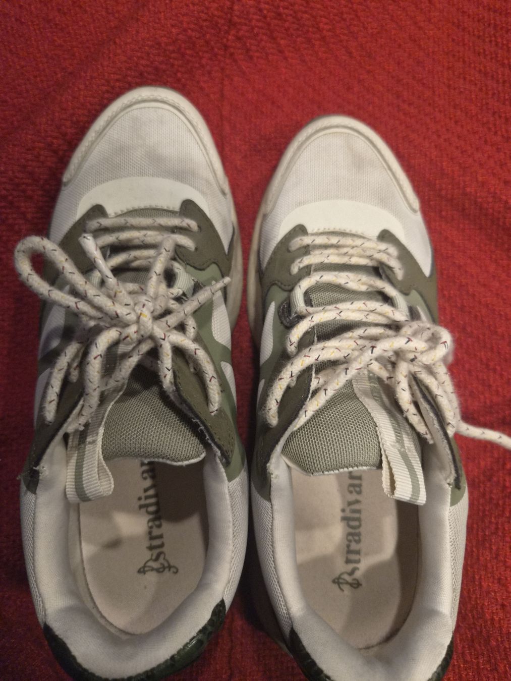 Stradivarius Damenschuhe: Stradivarius Sneaker 38 – Gebraucht aus Thun von inuyasha93 1