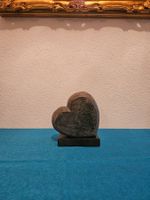 Herz aus Stein, Handarbeit
