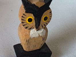Eule Figur Handwerkliche Schnitzkunst seit 1929  werkstatt