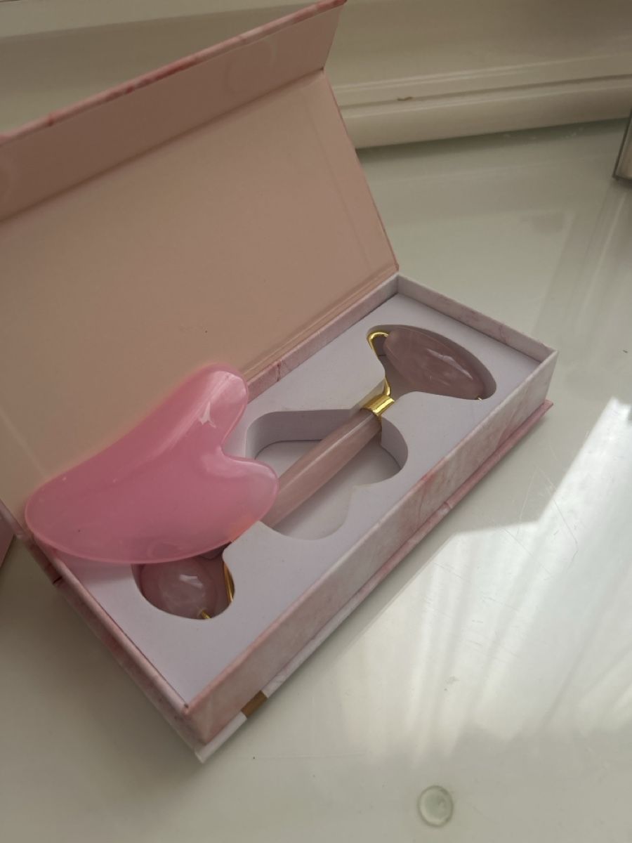 Cura del viso: Facial Roller Rosenquarz – Usato da Abtwil SG venduto da vle_w86k 1