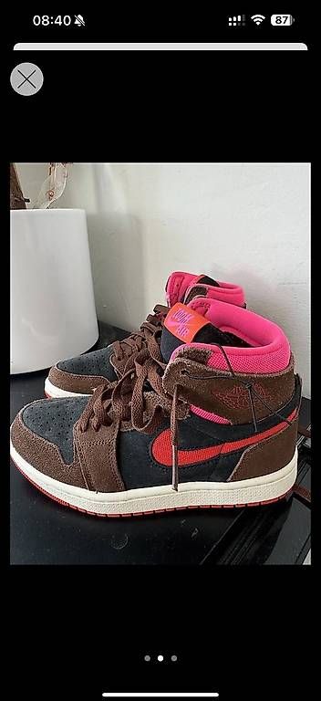 Chaussures garçon: Nike Schuhe!!!NEU Gr:36 – D'occasion à St.Gallen par tij_hm7n 1