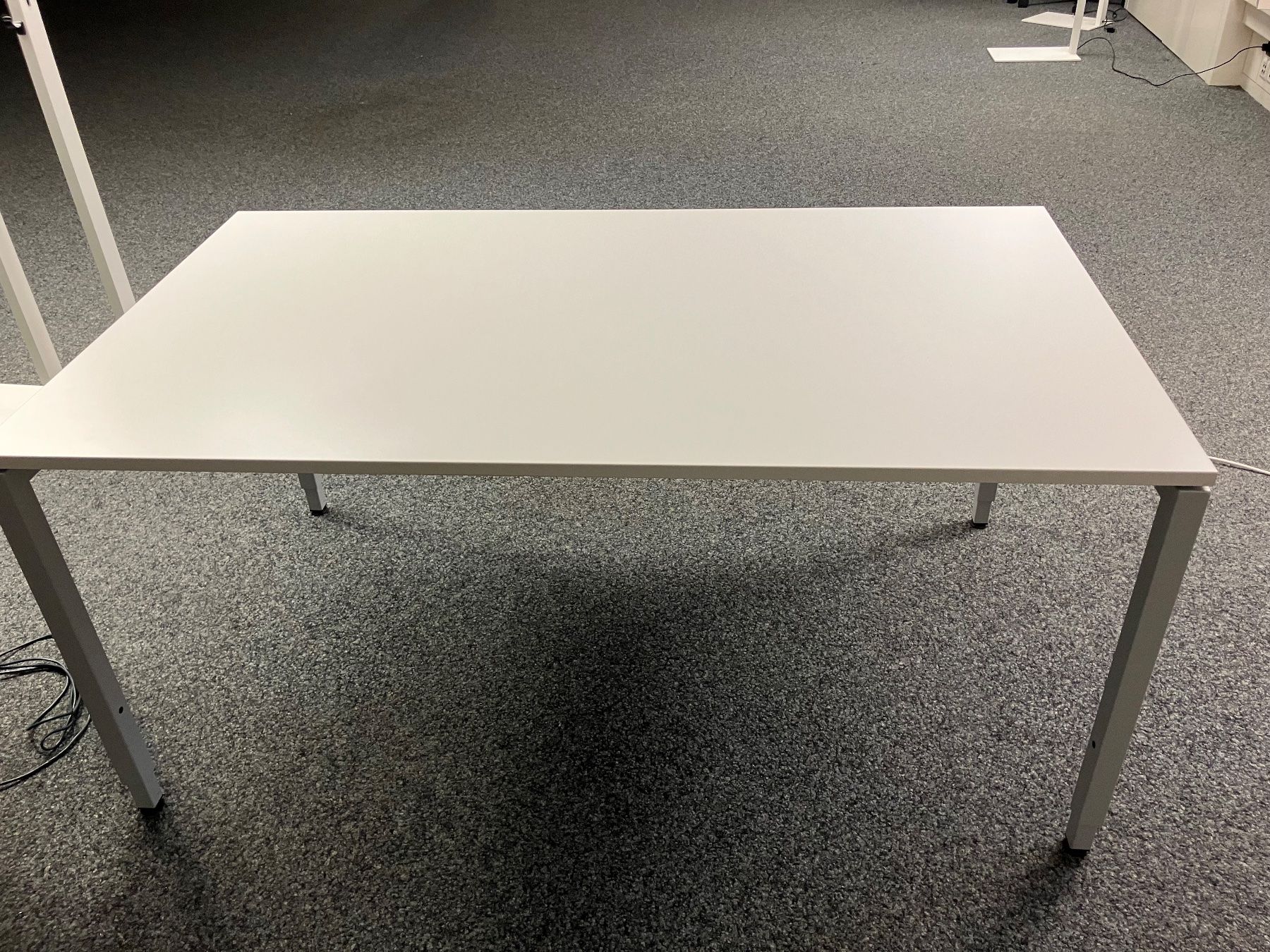 Schreibtische: Bürotisch – Gebraucht aus Basel von Claudanius