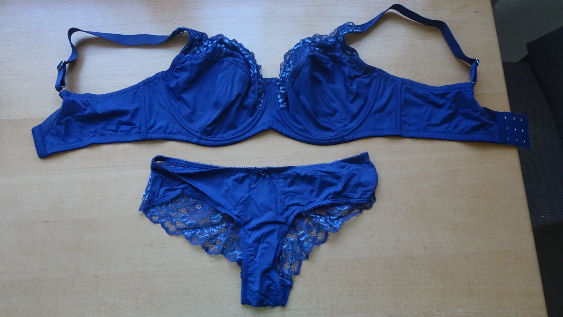 Altra biancheria intima: 2x Sets Bügel-BH + Slip 95D neu – Nuovo (secondo la descrizione) da Zürich venduto da blaumeisli62 3