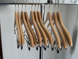 40 Stk. Holz Hosen Kleiderbügel