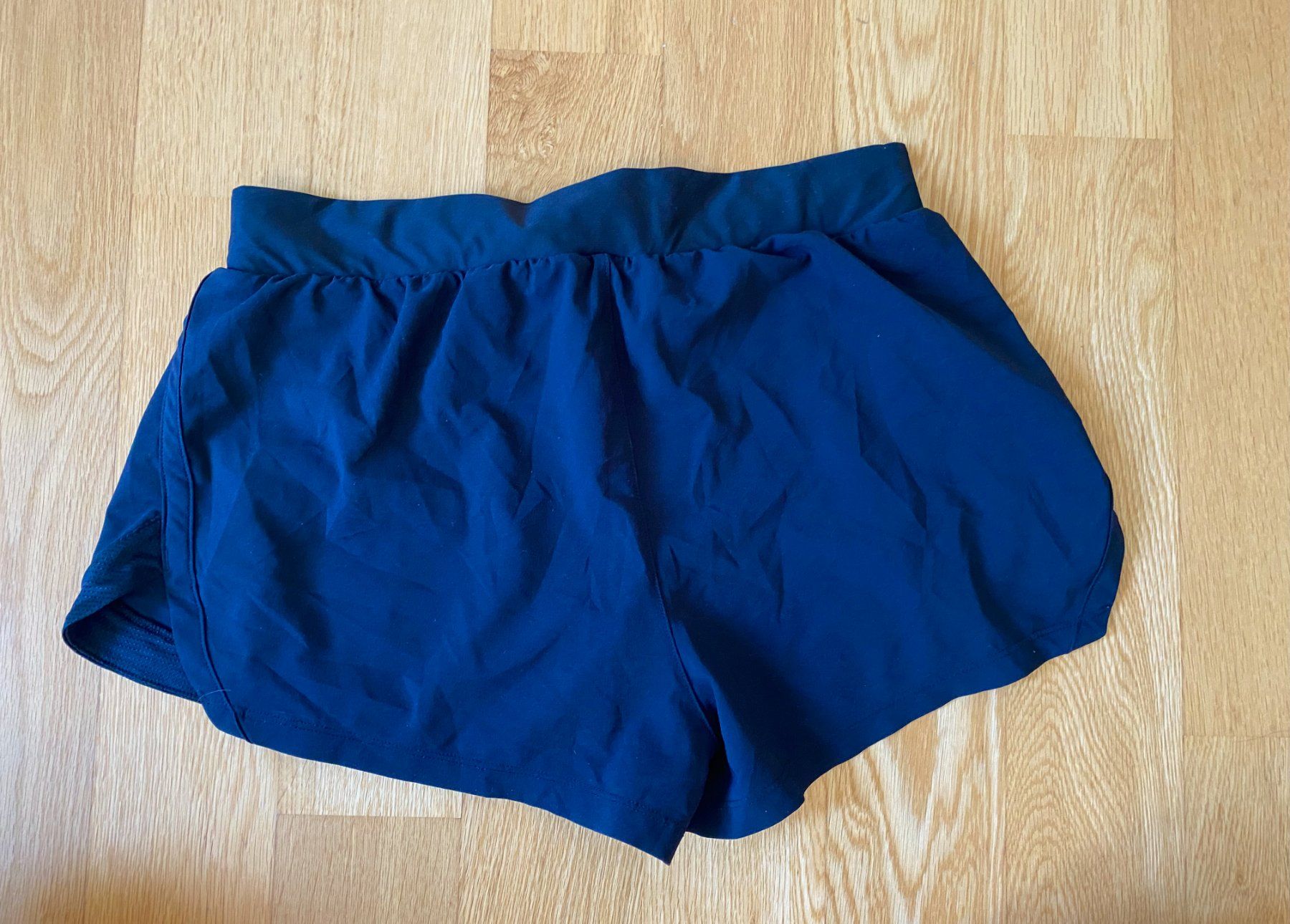 Under Armour Pantaloni: Under Armour Laufshorts Damen Grösse S – Usato da Bern venduto da eli7 1
