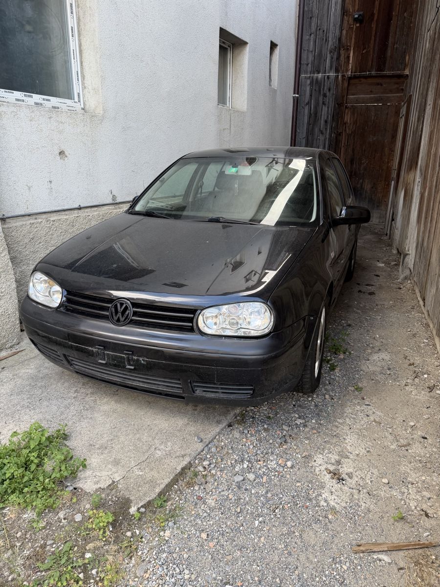 VW Automobili: VW GOLF 4 1.8T – Usato da Esslingen venduto da ham_q8qn