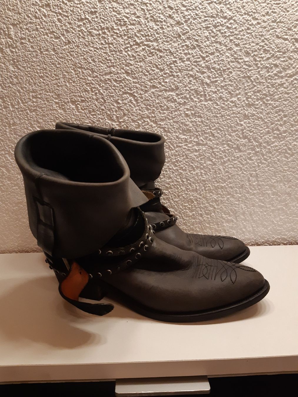 Damenschuhe: wunderschöne piraten style stiefeletten schwarz – Gebraucht aus Toffen von Gwunderegge77 3