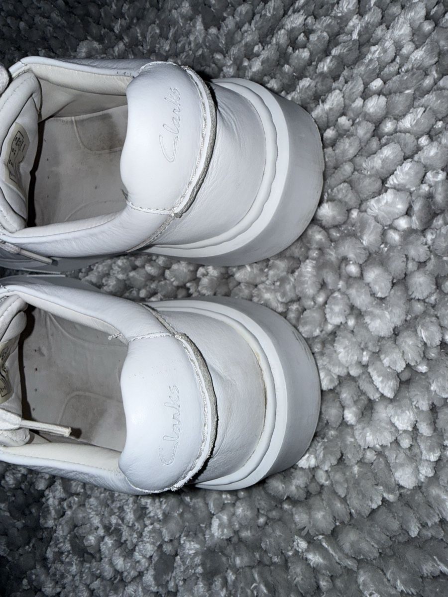 Clarks Herrenschuhe: Weisse Schuhe von Clarks – Gebraucht aus Schlieren von ana_ribeiro19 3