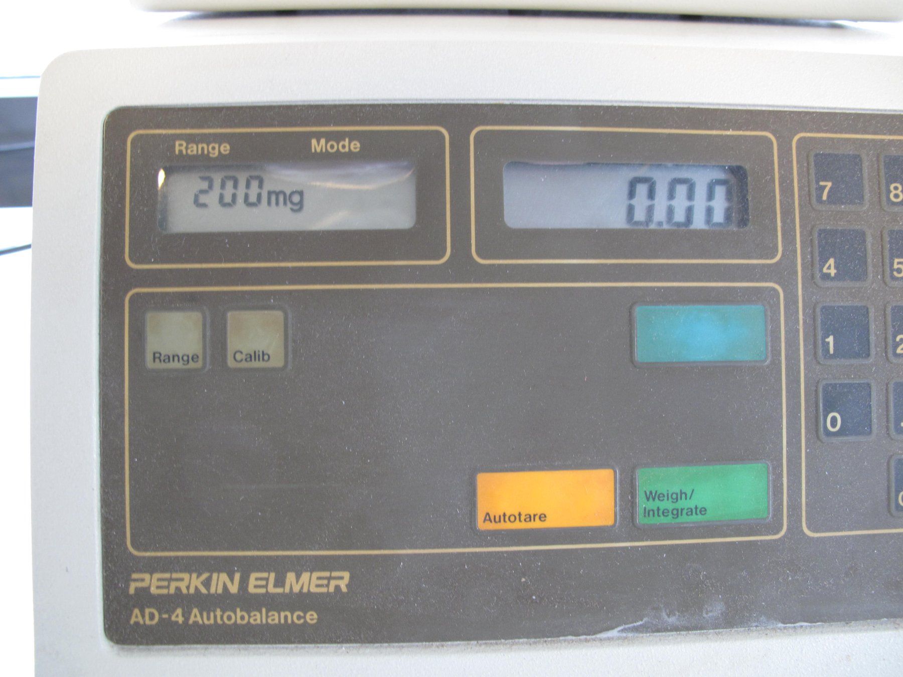 Accessori da laboratorio: Perkin Elmer AD-4 Auto Balance Scale Microwaage – Usato da Zürich venduto da Wyssen2