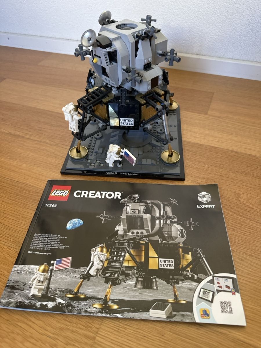 Lego Kit di costruzioni: LEGO Creator Mondlandefähre 10266 – Usato da Zuerich venduto da Elduende
