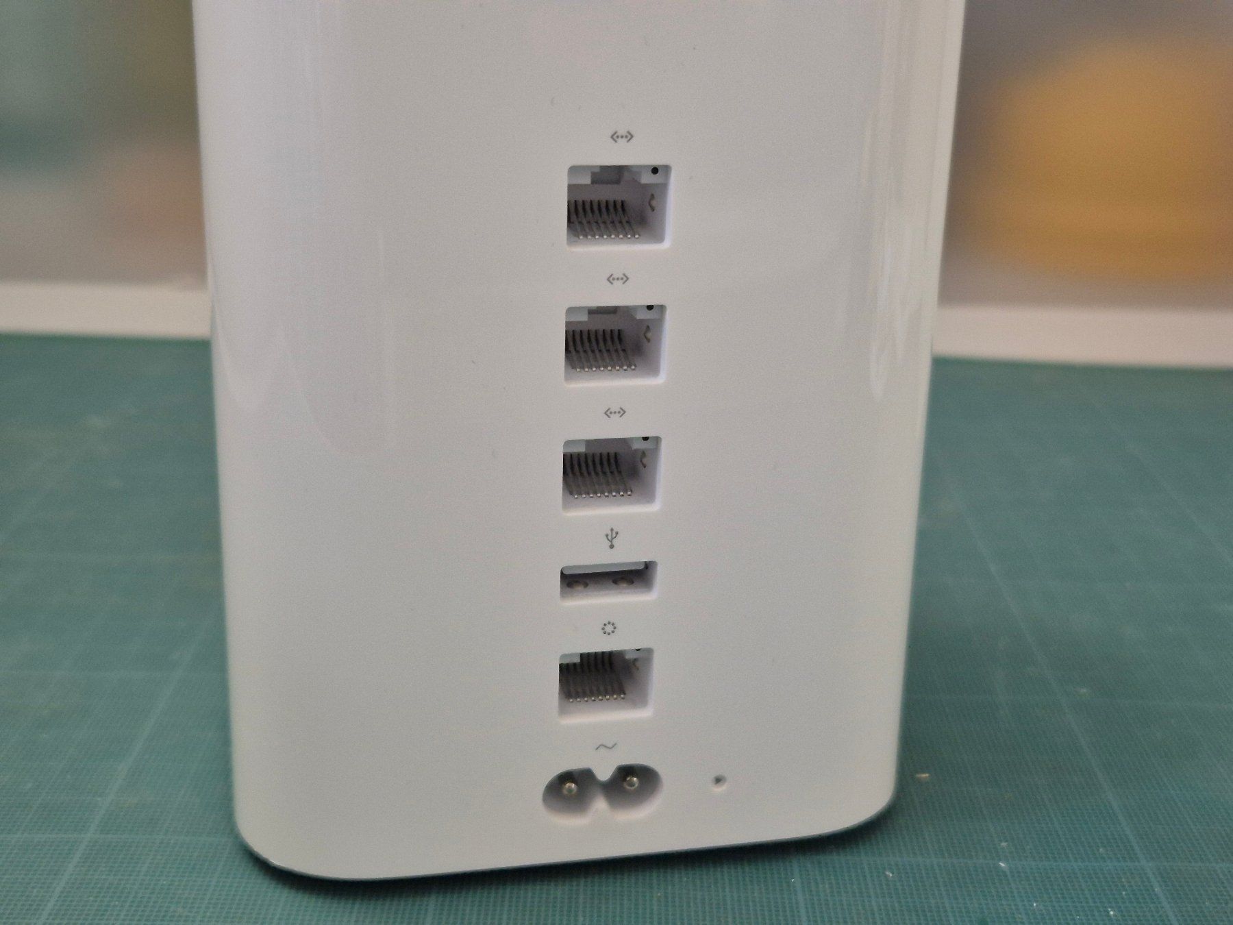 Apple Modem & Router: Apple AirPort Time Capsule 2TB – Usato da Porrentruy venduto da le_nico 2