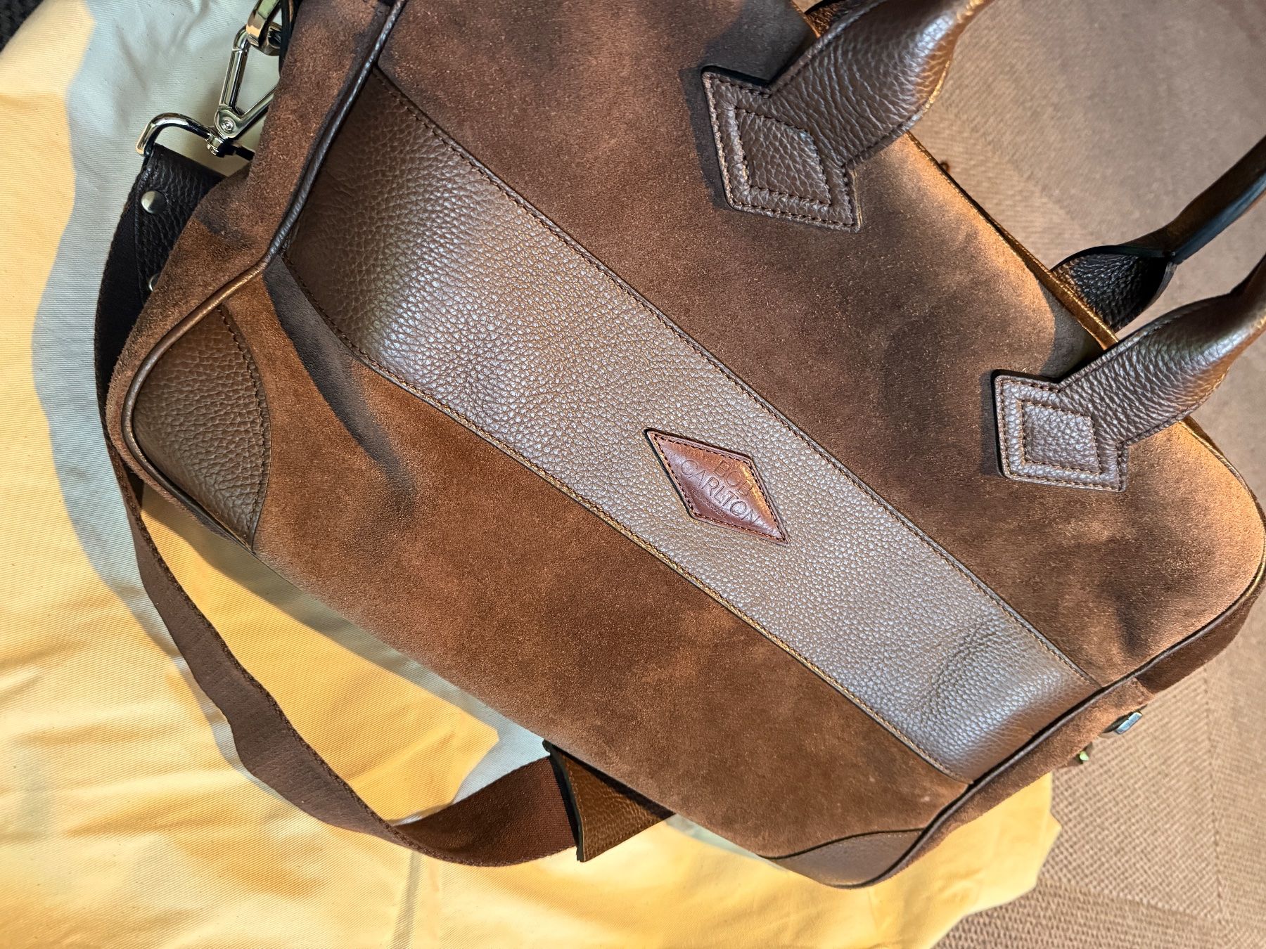 Borse: Bob Carlton weekend bag CHF 850 – Nuovo (secondo la descrizione) da Unterseen venduto da SONY-CoolGo 3