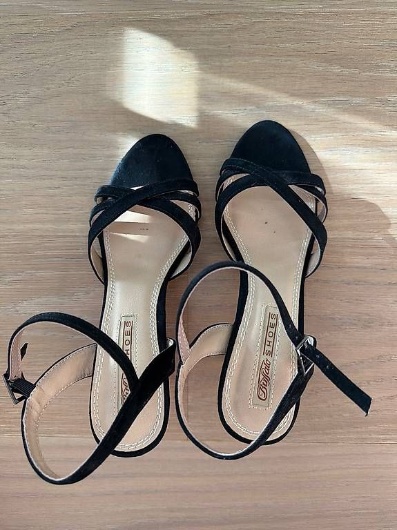Chaussures femmes: Buffalo Pumps Gr. 39 – D'occasion à Basel par Missboo