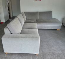 Ecksofa (mit einer Fleckstelle) wurde vor 2 Jahren gekauft