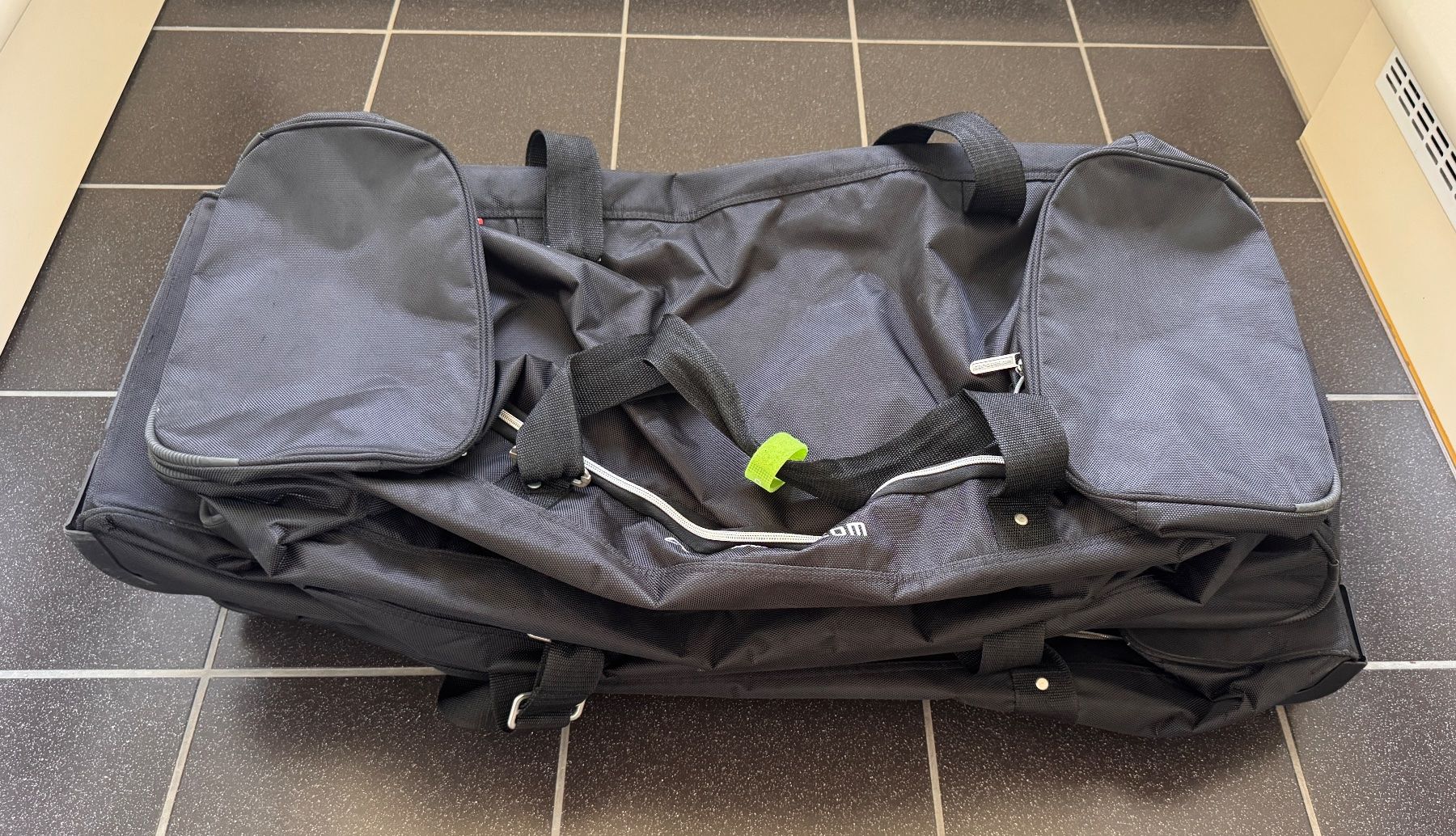 Borse: Reisetaschen-Set von car-bags.com – Usato da Wädenswil venduto da Barbabapa 3