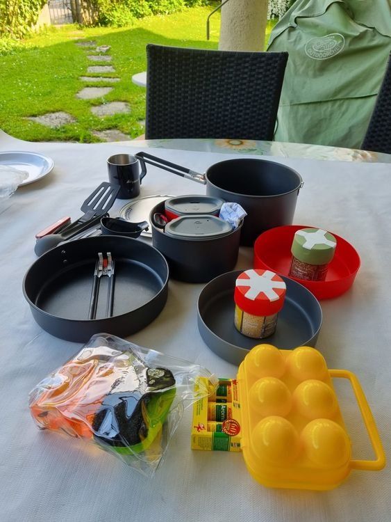 Set di piatti: Campingkochgeschirr - VERSAND MÖGLICH – Usato da Innerferrera venduto da tic_p7qd
