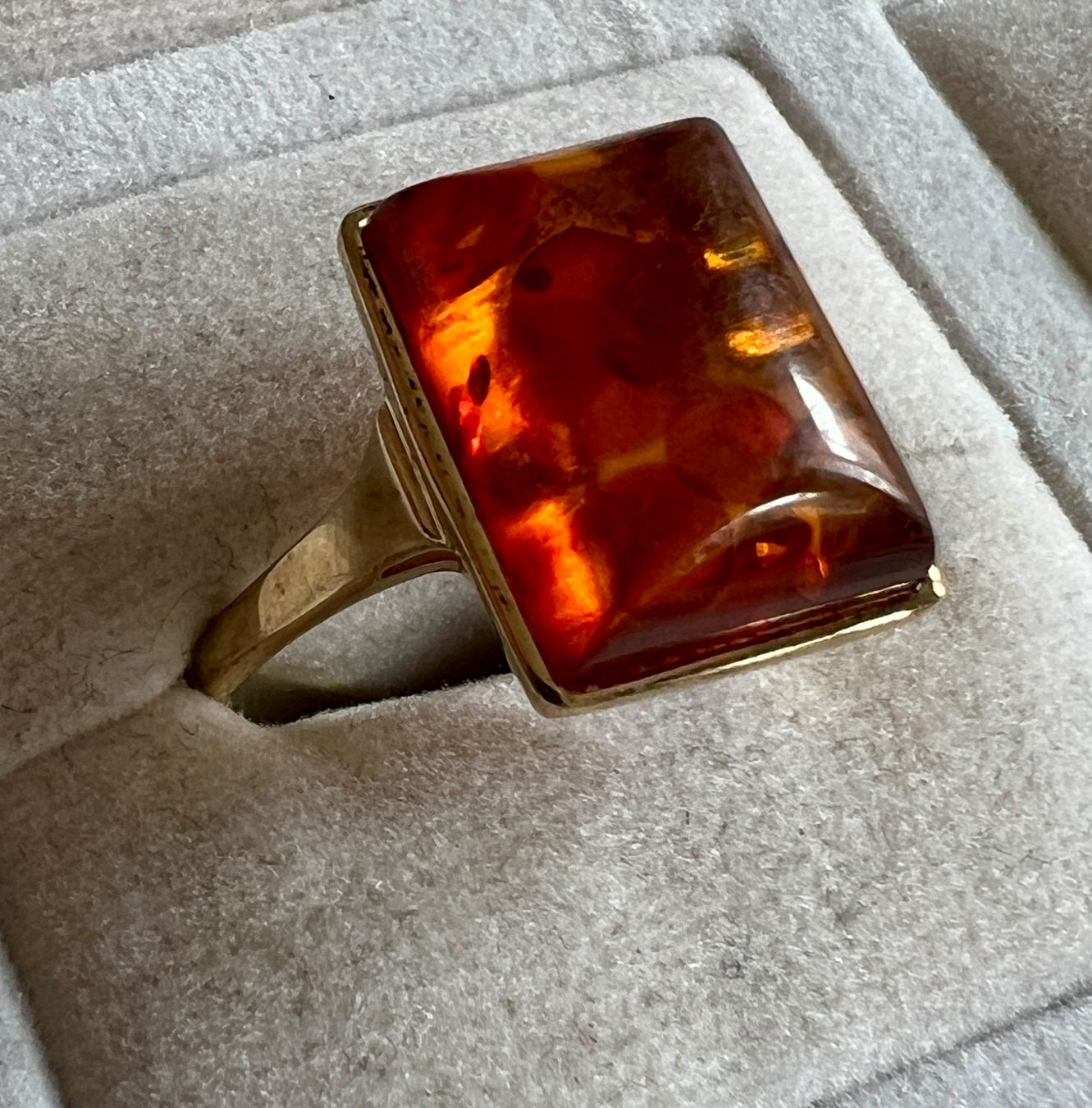 Ringe: Gold-Ring 9K mit Bernstein – Gebraucht aus Chur von Penting1935 1