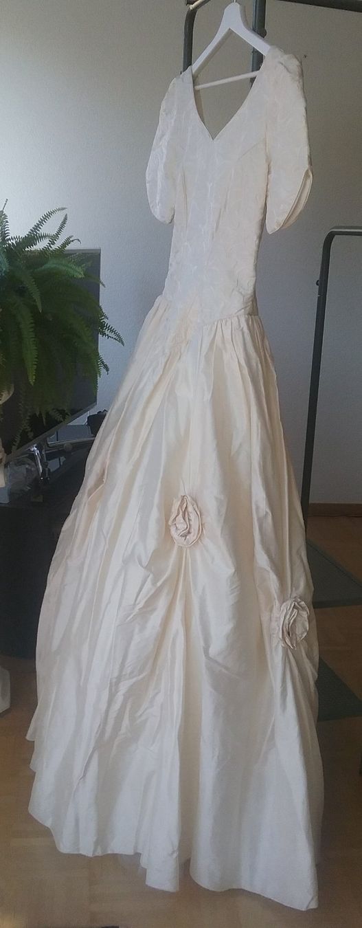 Vestiti: Brautkleid aus Rohseide – Usato da Thalwil venduto da Hcdavalanche 8