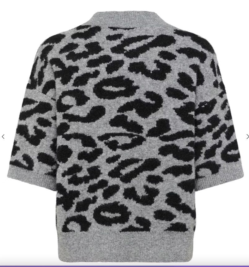 Pulls & Sweat-shirts: Grauer Strickpullover mit Leo-Muster, Grösse S, neuwertig – D'occasion à Zürich par snowow