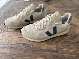 Veja Turnschuhe beige Grösse 43 - Auktion ab 1.-